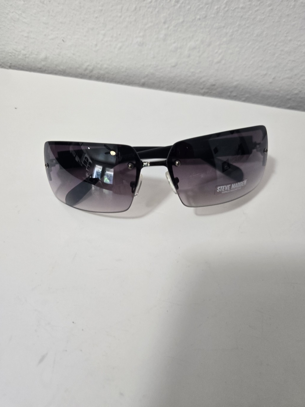 Steve Madden Black Frames with Purple Gradient Lenses Sunglasses NWOT